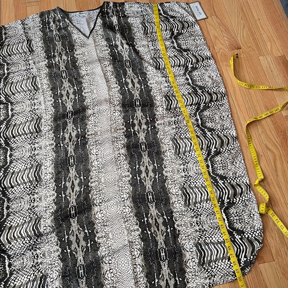 Winlar Long Caftan Dress Womens One Size Black Gray Snake Print V Neck Maxi NWT - Picture 7 of 9